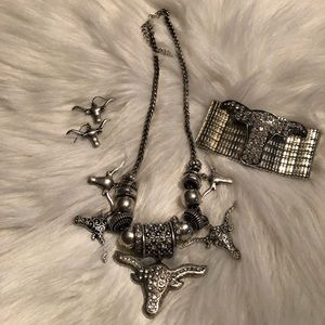 Longhorn silver necklace, bracelet & earrings set.